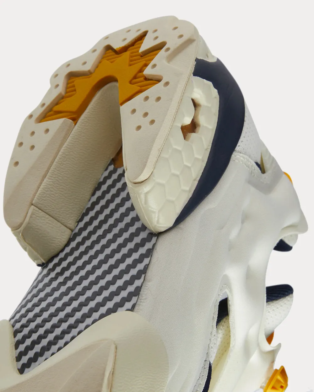 Instapump Fury Chalk / Alabaster / Vector Navy Low Top Sneakers
